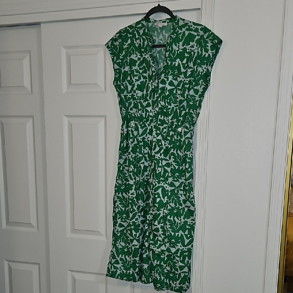 Green and White Sleeveless Midi Dress